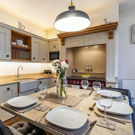 3 Bed In 86589 3* Newby Bridge